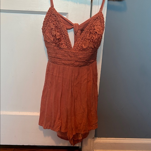 ILLA ILLA Other - ILLA ILLA Lace Detail Romper - apricot color